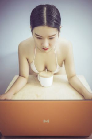 久久久精品日韩av大片_HD高清完整电影
